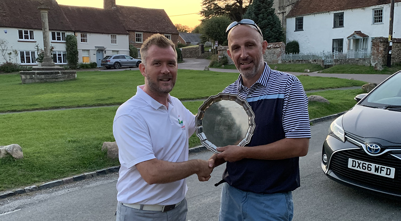 Matt Reynolds receives his Trophy for winning at Shrivenham Park 2020 Comp 2